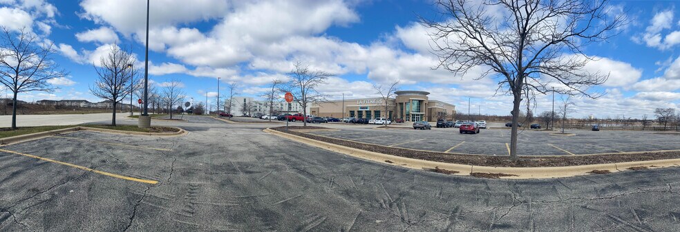 More Photos Of 506 N Janes Ave, Bolingbrook Freestanding For Lease