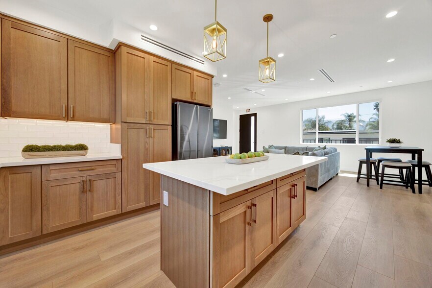 More Photos Of 7410 Denny Ave, Sun Valley Healthcare For Sale