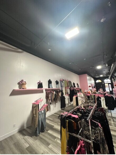 More Photos Of 1017 Front St, Sacramento Storefront Retail Office For Sale