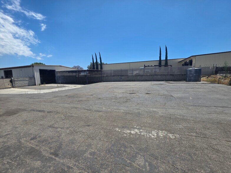 More Photos Of 605 Venture St, Escondido Warehouse For Lease