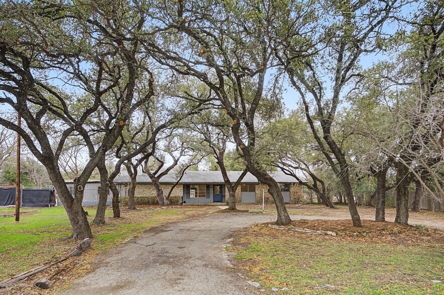 More Photos Of 7900 Hudson Loop, Austin Contractor Storage Yard For Lease