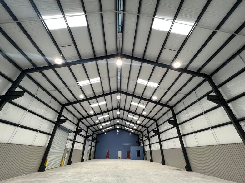 More Photos Of 18630 Intercontinental Crossing Dr, Houston Warehouse For Lease