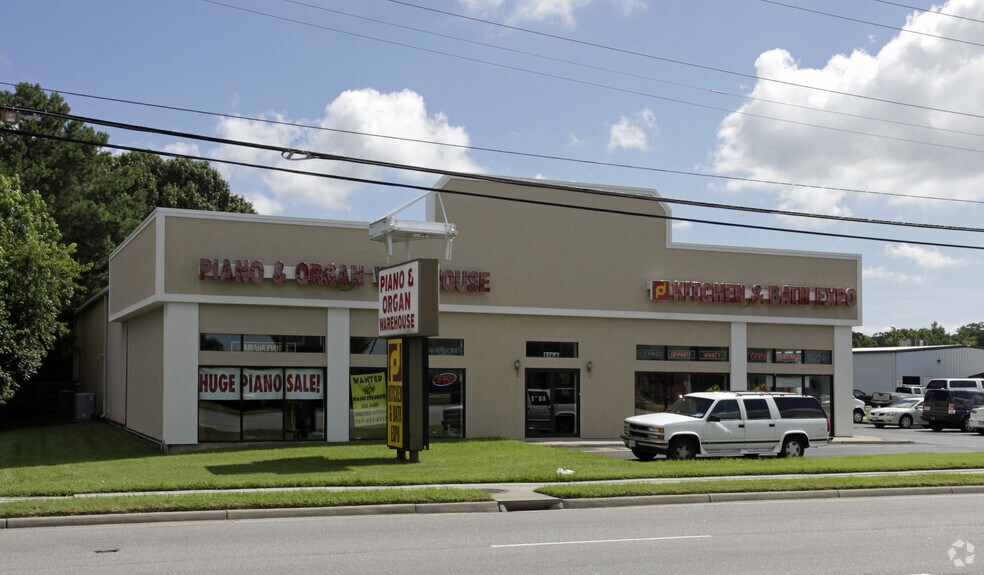 More Photos Of 5164 Virginia Beach Blvd, Virginia Beach Freestanding For Lease