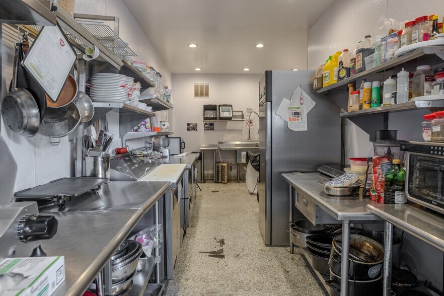 More Photos Of 6406 Cornell Ave, Indianapolis Freestanding For Sale