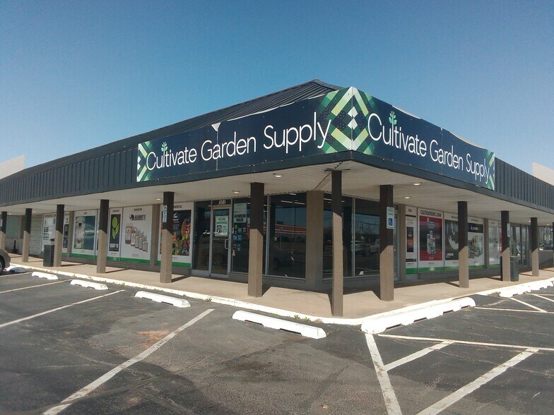 More Photos Of 4501-4527 NW 10th St, Oklahoma City General Retail For Lease