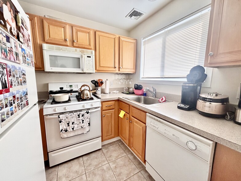 More Photos Of 543 Newfield Ave, Stamford Storefront Retail Residential For Lease