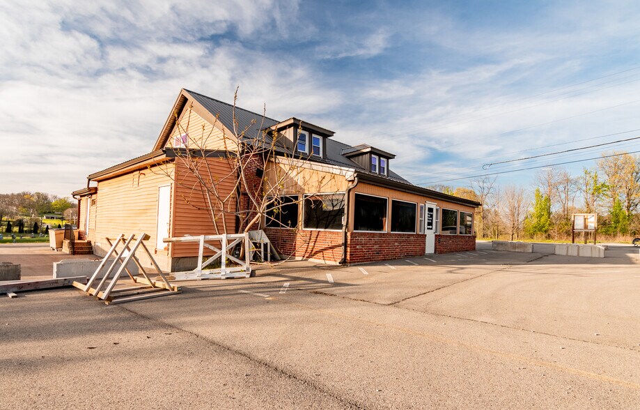 More Photos Of 500 N Pike Rd, Sarver Office Residential For Sale