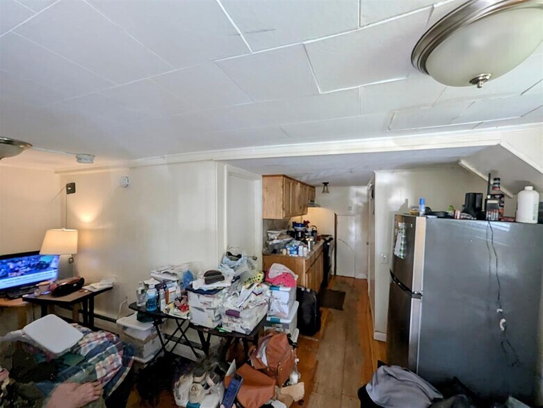 More Photos Of 44 Walnut St, Claremont Apartments For Sale