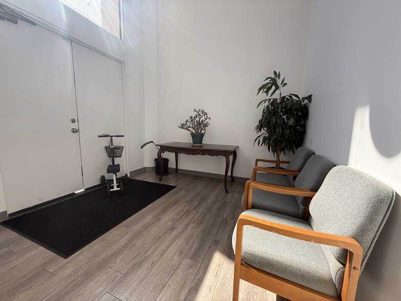 More Photos Of 8929 Oso Ave, Chatsworth Manufacturing For Lease