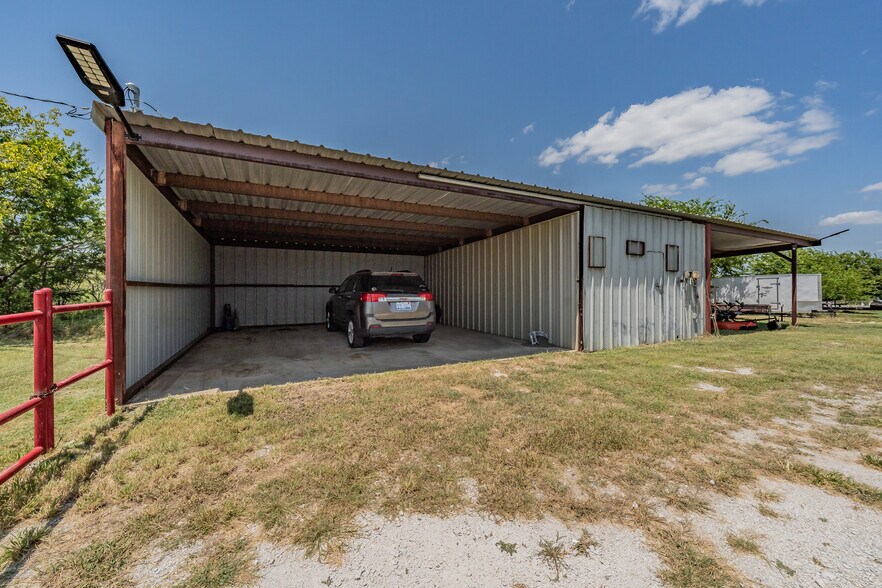 More Photos Of 4444 FM 933, Whitney Flex For Sale