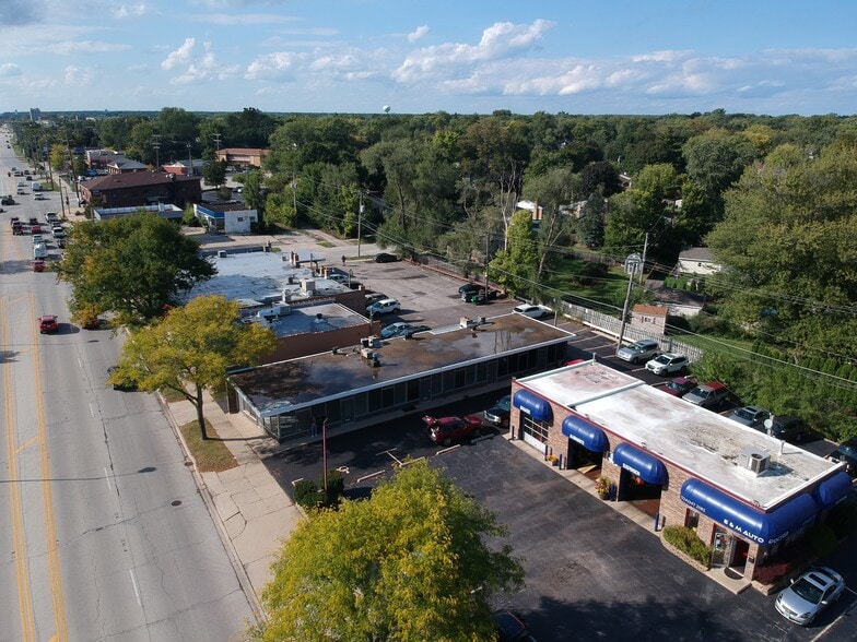 More Photos Of 1612 W Northwest Hwy, Arlington Heights Storefront Retail Office For Sale