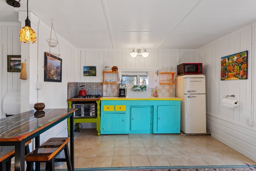 More Photos Of 12685 FL-24, Cedar Key Hotel For Sale