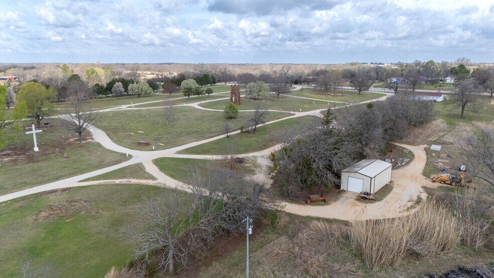 More Photos Of 12481 OK-19, Ada Cemetery Mausoleum For Sale