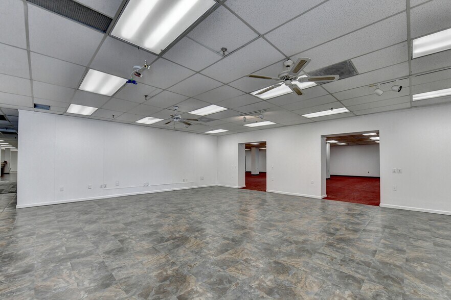 More Photos Of 6301 Best Friend Rd, Norcross Manufacturing For Lease