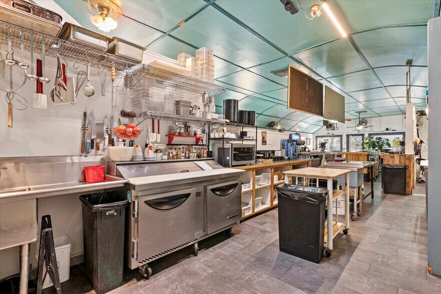 More Photos Of 53943 Highway 86, Halfway Restaurant For Sale