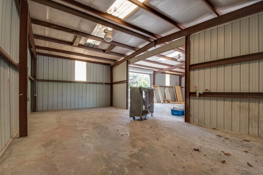More Photos Of 419 SE 6th St, Williston Warehouse For Lease