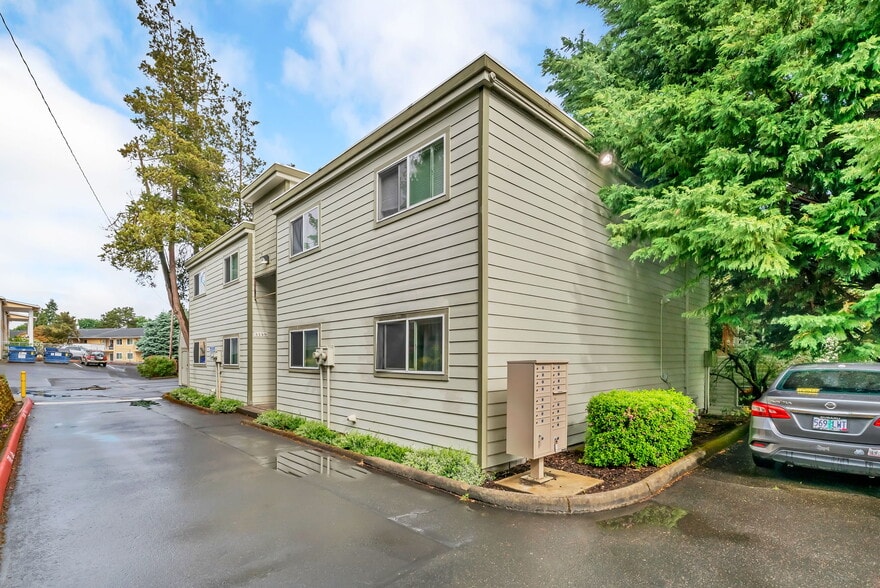 More Photos Of 4147-4153 SE 37th Ave, Portland Apartments For Sale