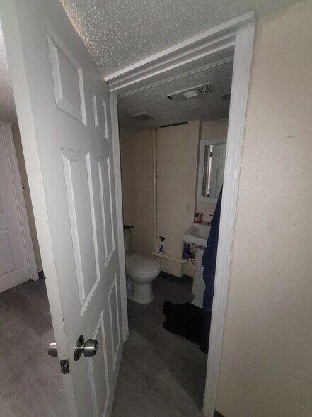 More Photos Of 1458 W 32nd St, Indianapolis Apartments For Sale