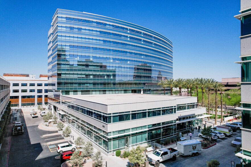 More Photos Of 2325 E Camelback Rd, Phoenix Coworking Space