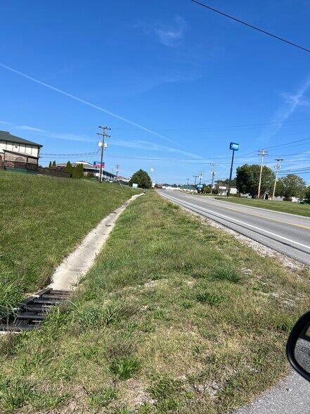 More Photos Of 735 Interstate Dr, Manchester Land For Lease