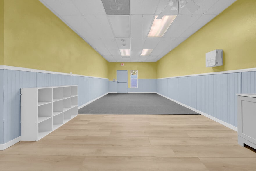 More Photos Of 1419 Sunset Point Rd, Clearwater Office For Sale