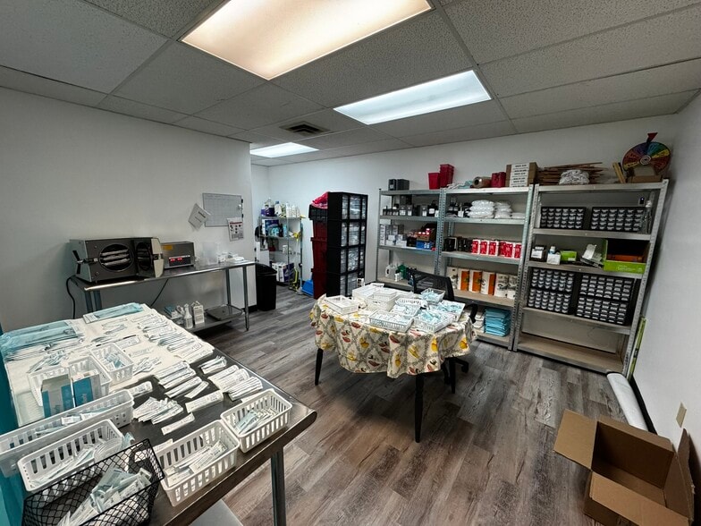 More Photos Of 2304-2320 S Locust St, Grand Island Storefront For Lease
