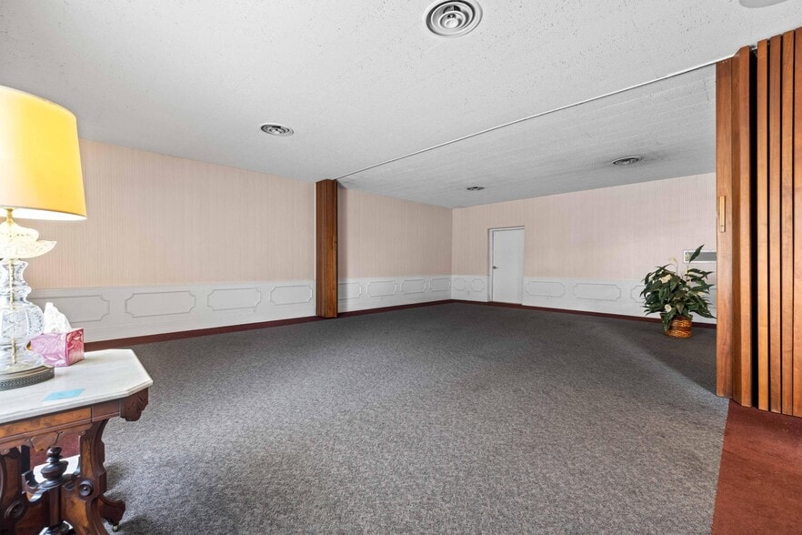 More Photos Of 1975 Seneca St, Buffalo Office For Sale