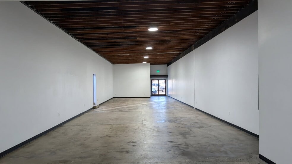 More Photos Of 3776 Riley St, San Diego Storefront For Lease