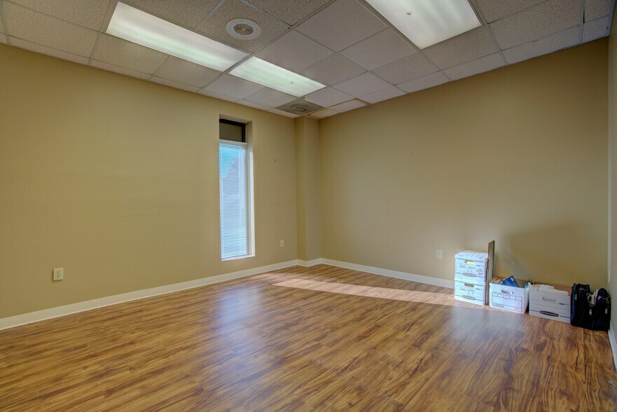 More Photos Of 315 W 10th St, Rome Medical For Sale