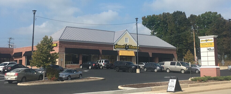 More Photos Of N89W16899 Appleton Ave, Menomonee Falls Storefront For Lease