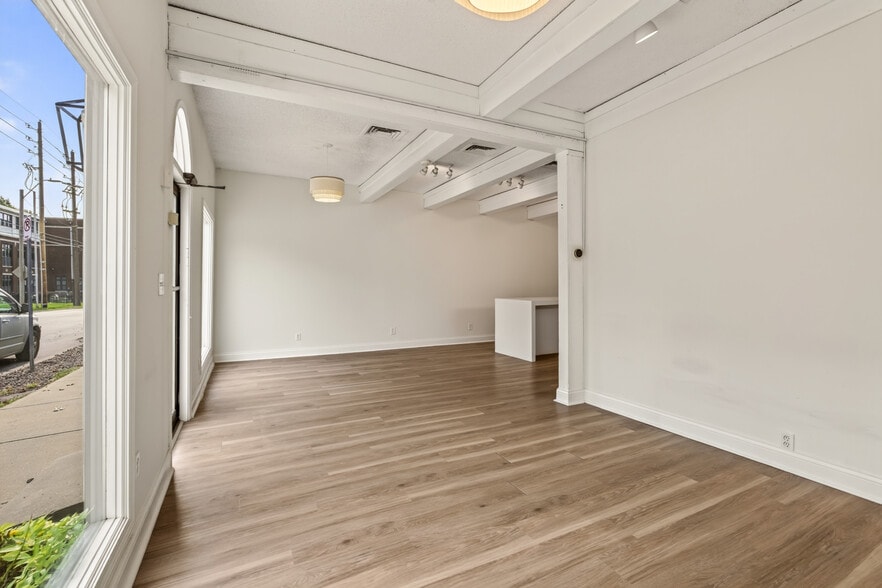 More Photos Of 1207 W 47th St, Kansas City Storefront Retail Residential For Lease