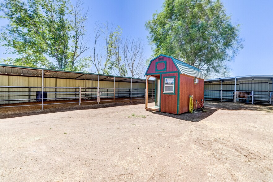 More Photos Of 7950 N Coyote Springs Rd, Prescott Valley Horse Stables For Sale