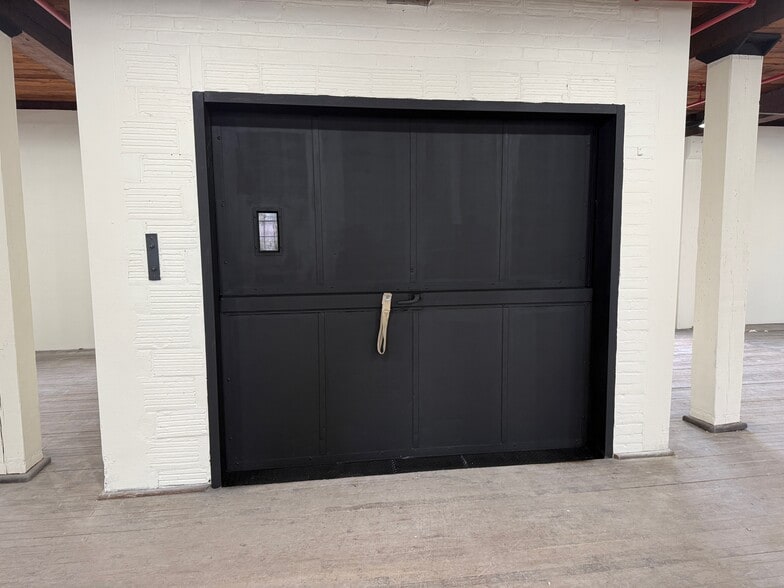 More Photos Of 30 Clark St, East Hartford Warehouse For Lease