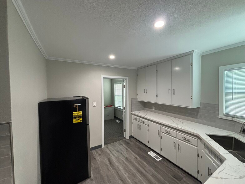 More Photos Of 1130-1132 McKendrie St, San Jose Medical For Lease