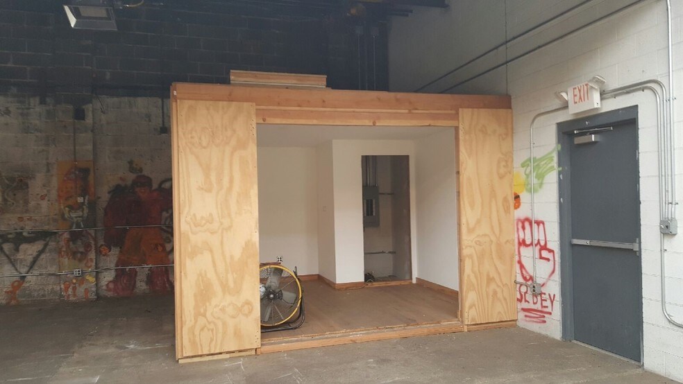 More Photos Of 12 Union St, Modena Warehouse For Lease