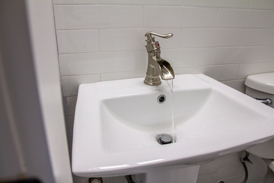 More Photos Of 3901 W Platt St, Tampa Assisted Living For Sale