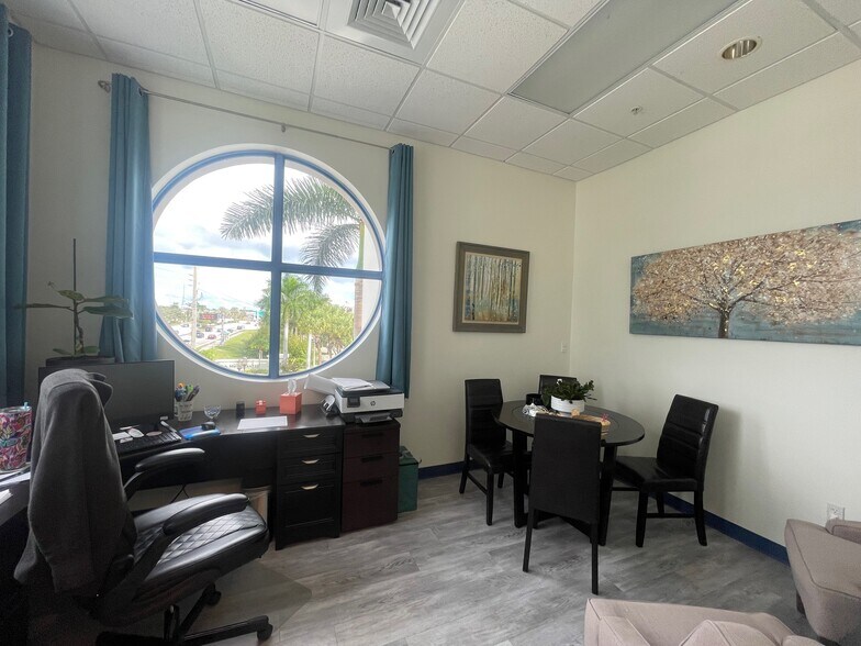 More Photos Of 2505 Metrocentre Blvd, West Palm Beach Medical For Lease
