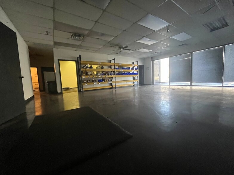 More Photos Of 4130-4150 Will Rogers Pky, Oklahoma City Warehouse For Lease