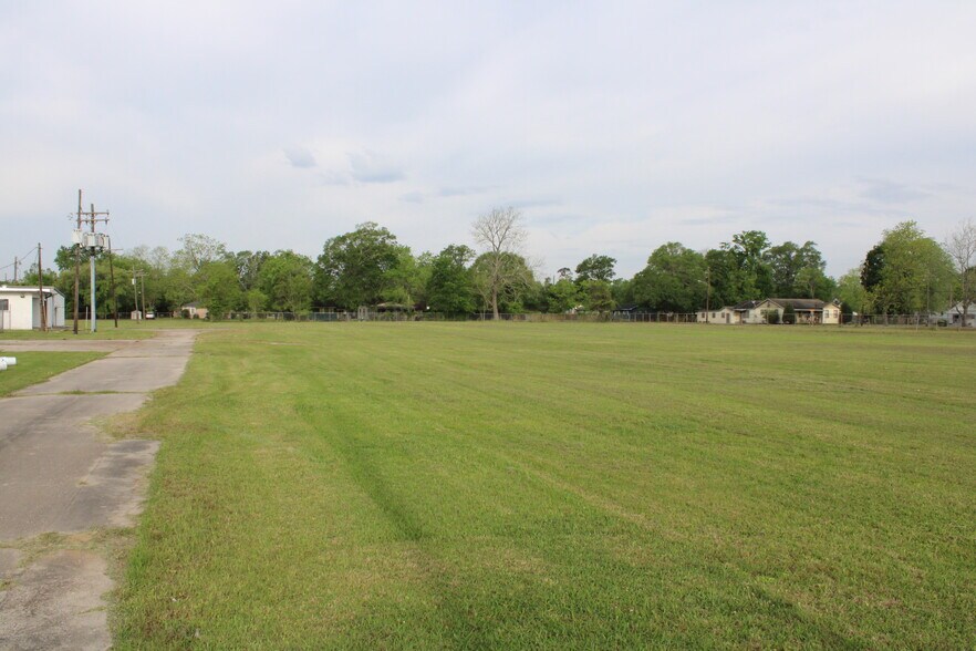 More Photos Of 1900 Pope St, Beaumont Flex For Lease