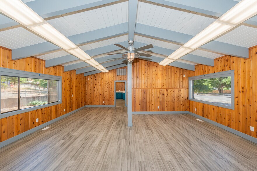 More Photos Of 30890 CA-3, Weaverville Office For Sale
