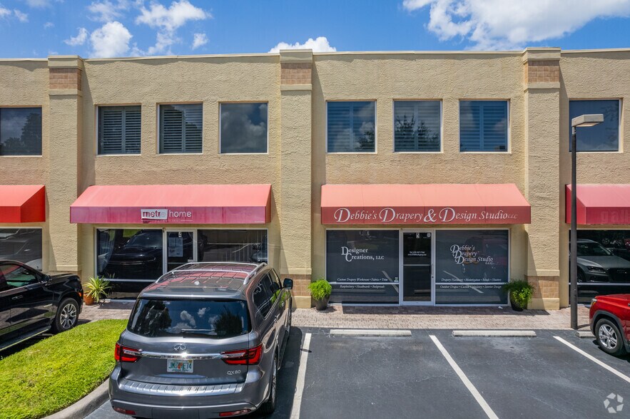 More Photos Of 5405 Taylor Rd, Naples Showroom For Sale
