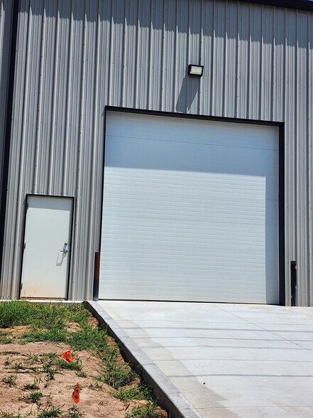 More Photos Of 1507 SW G Ave, Lawton Warehouse For Sale