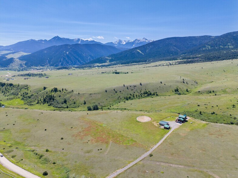 More Photos Of 29 Wineglass Loop S, Livingston Specialty For Sale