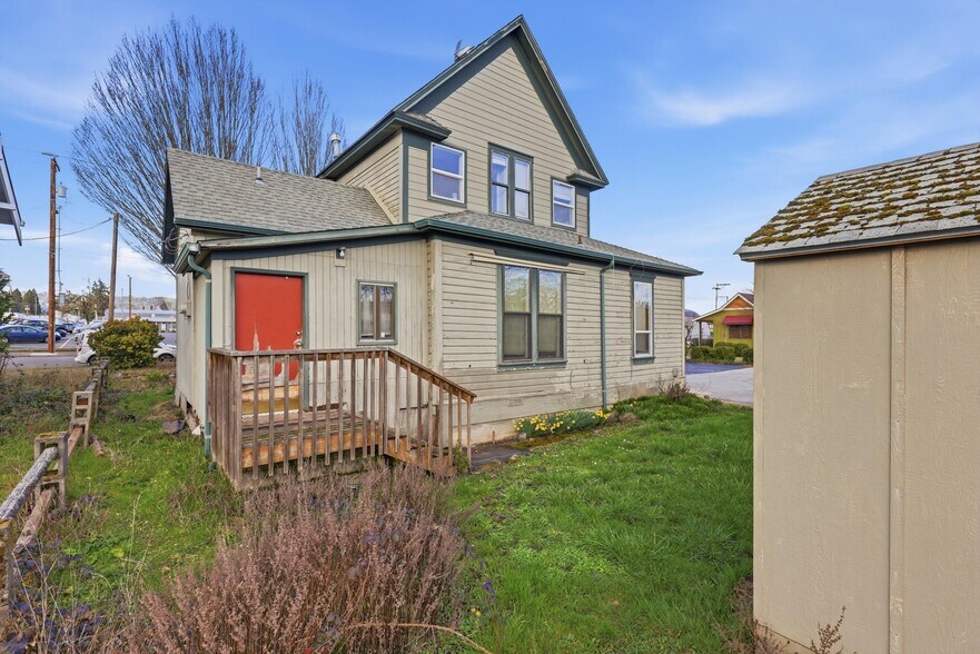 More Photos Of 114 E 2nd St, Newberg Office For Sale