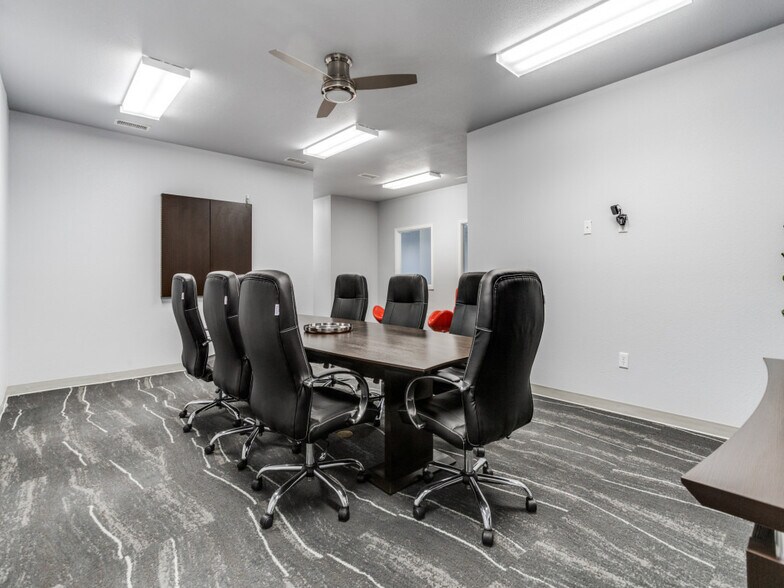 More Photos Of 122 Rose Ln, Frisco Warehouse For Sale