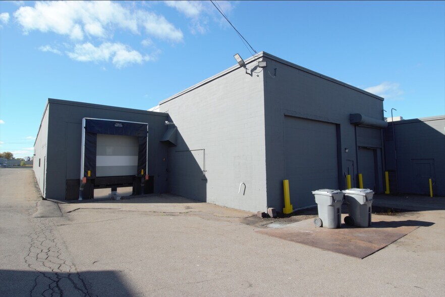 More Photos Of 1390 Mt Read Blvd, Rochester Manufacturing For Lease