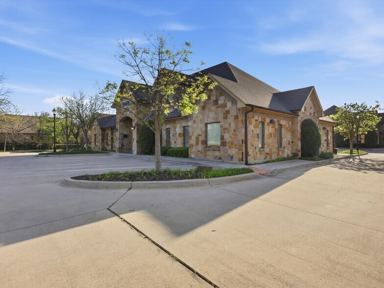 More Photos Of 101 Countryside Ct, Southlake Medical For Sale