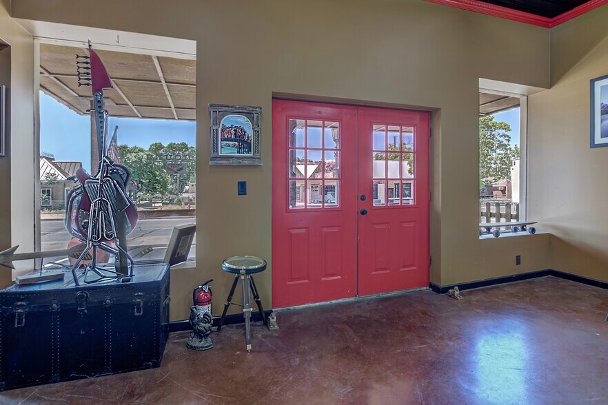 More Photos Of 520 W Main St, Payson Storefront Retail Residential For Sale