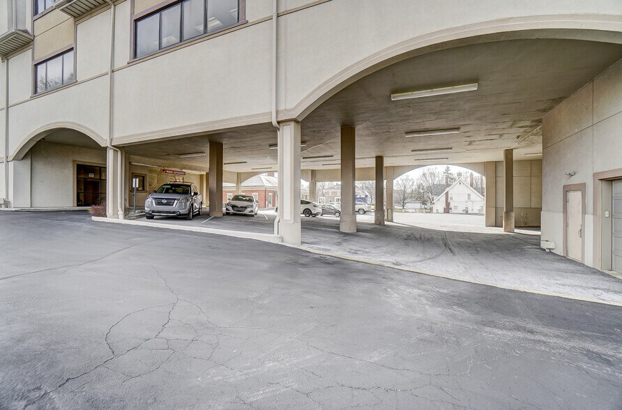 More Photos Of 916-920 W Market St, Lima Medical For Sale