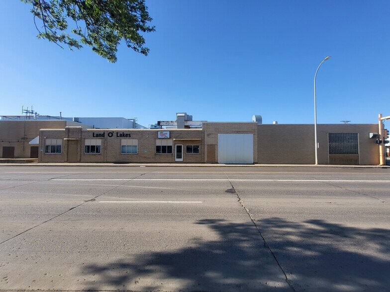 More Photos Of 1207 E Main Ave, Bismarck Distribution For Sale